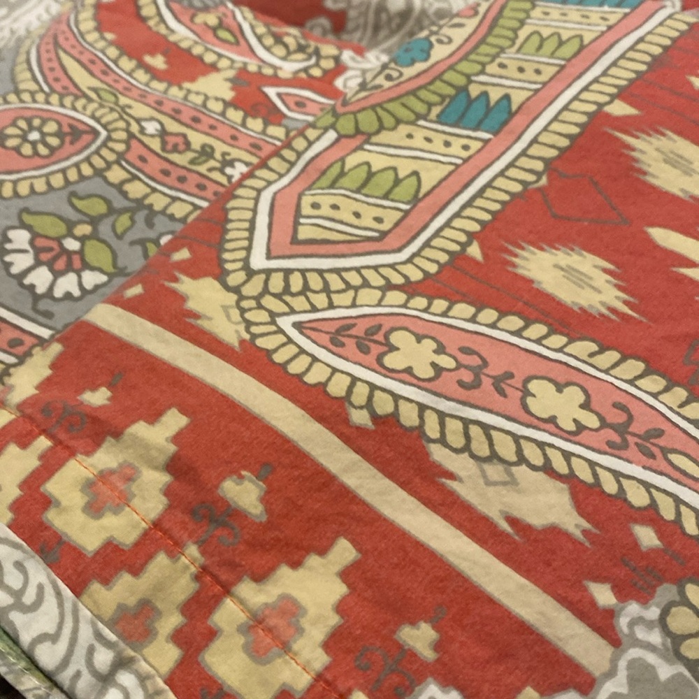 Pottery Barn EC duvet and 2 shams  queen /full offers welcomed